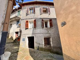 Casa indipendente a Montegrosso Pian Latte