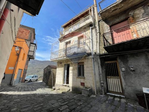 Casa indipendente a Roccella Valdemone