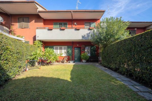 Terraced house in Aci Catena