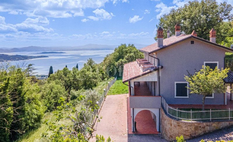 Villa in Passignano sul Trasimeno