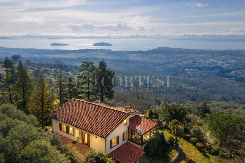 Villa in Tuoro sul Trasimeno