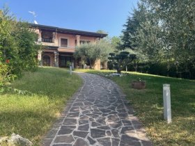 Villa in Castiglione delle Stiviere