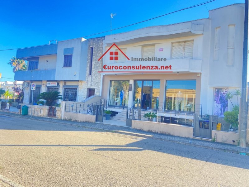 Edifício comercial em Presicce-Acquarica