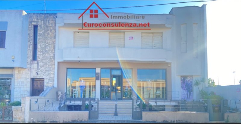 Edifício comercial em Presicce-Acquarica