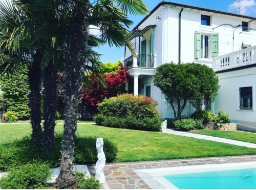 Villa a Valeggio sul Mincio