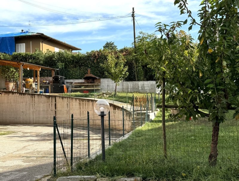 Moradia com terraço em Umbertide