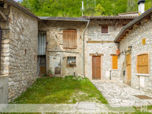 Farmhouse in Cison di Valmarino