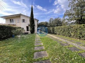 Villa in Pietrasanta