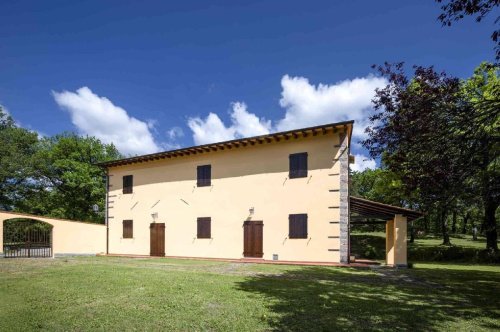 Moradia em Scarperia e San Piero