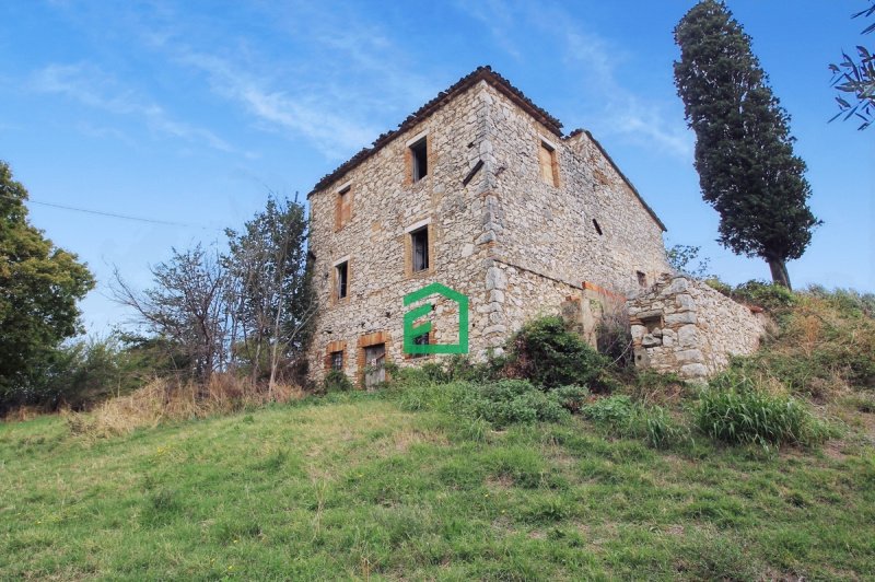 Klein huisje op het platteland in Guardea