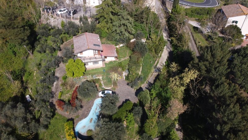 Vrijstaande woning in Giove