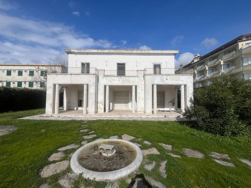 Villa in Forte dei Marmi