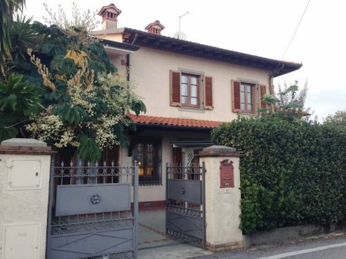 Half-vrijstaande woning in Forte dei Marmi