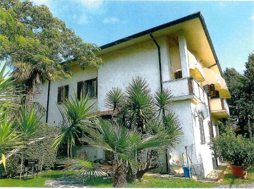 Half-vrijstaande woning in Forte dei Marmi