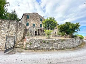 Half-vrijstaande woning in Manciano