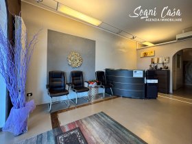 Immobile commerciale a Castelletto sopra Ticino