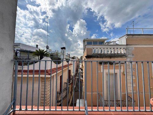 Top-to-bottom house in Bari