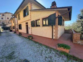 Lägenhet i Trequanda