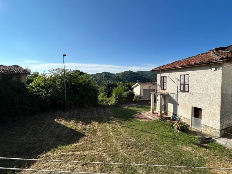 Casa independente em Roccavignale