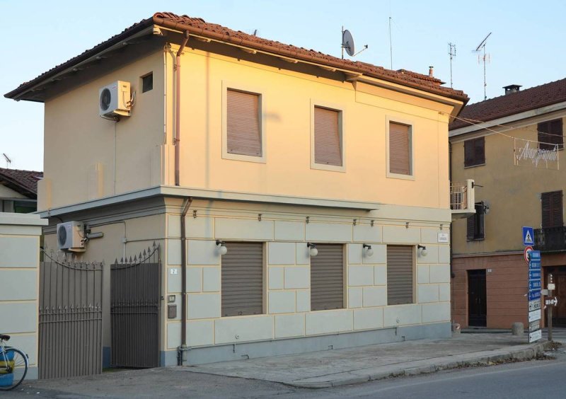 Edificio en Castelnuovo Don Bosco
