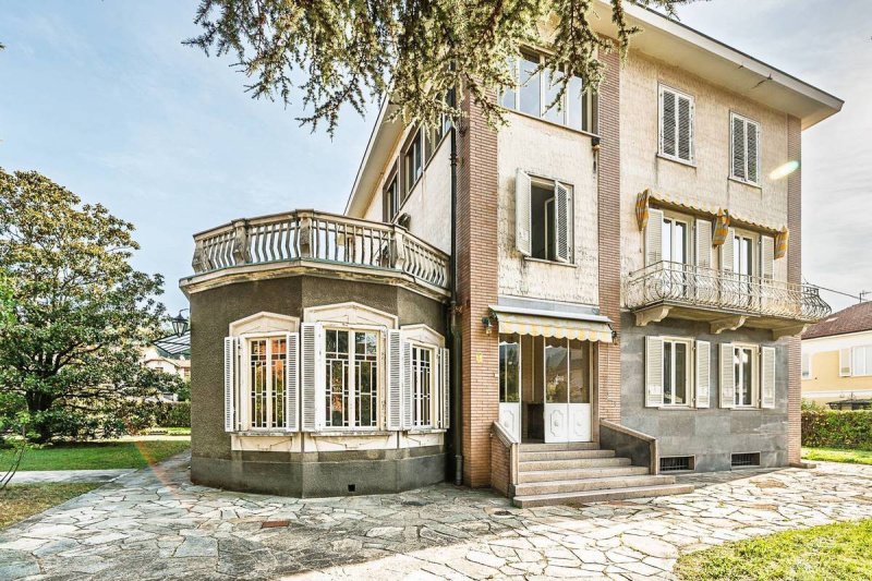 兰佐托里内塞别墅