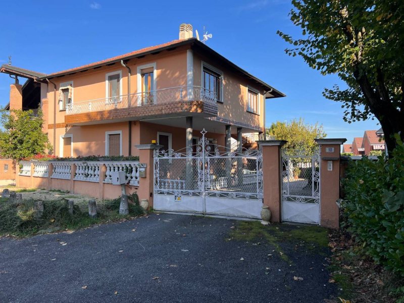 Вилла в Боргаро-Торинезе