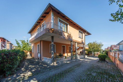 Вилла в Боргаро-Торинезе