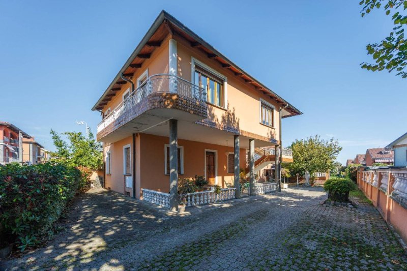 Вилла в Боргаро-Торинезе