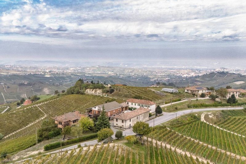 Casa indipendente a Castiglione Tinella