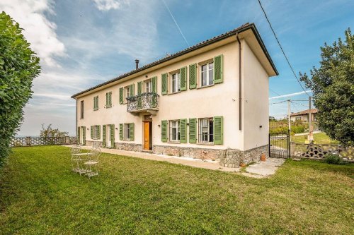 Casa indipendente a Castiglione Tinella