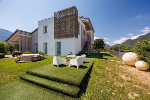 Villa à Costa Volpino