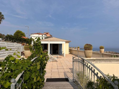 Villa in Riva Ligure