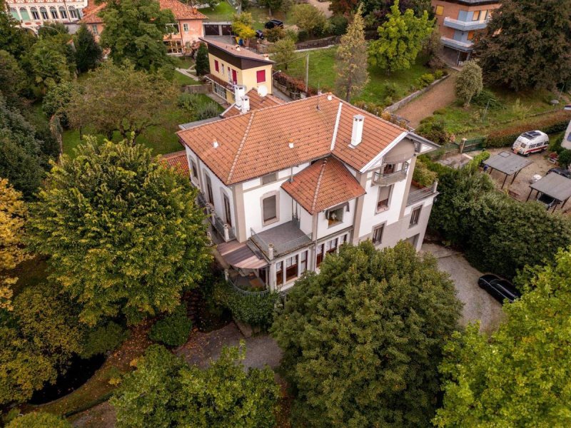 Villa à Pollone