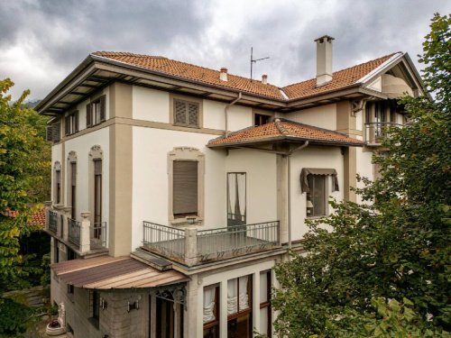 Villa à Pollone