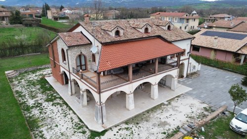 Отдельно стоящий дом в Бояно