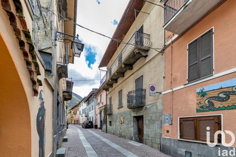 Edificio en Vernante