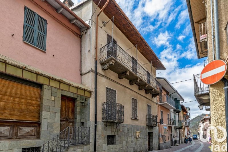 Edificio en Vernante