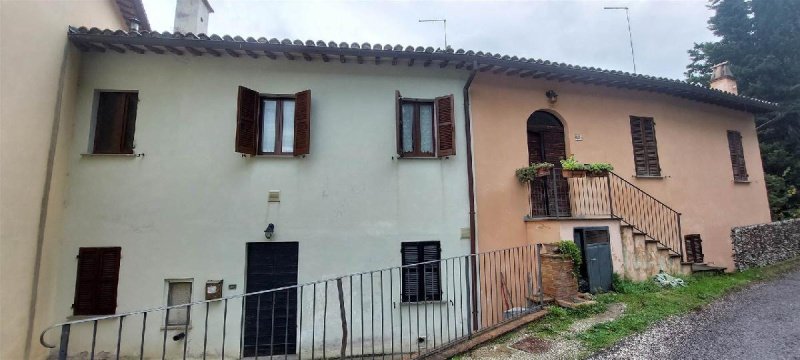 Semi-detached house in Nocera Umbra