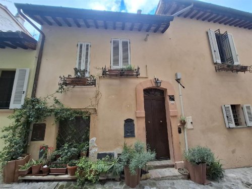 Apartamento independente em Nocera Umbra