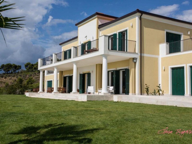 Villa in Cipressa