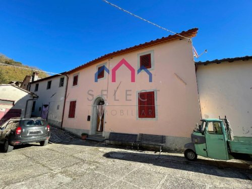 Semi-detached house in Coreglia Antelminelli