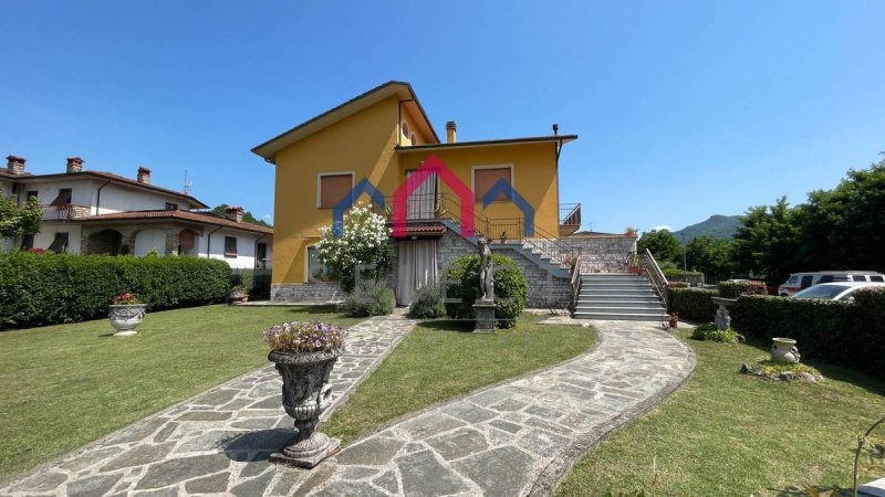 Villa a Barga