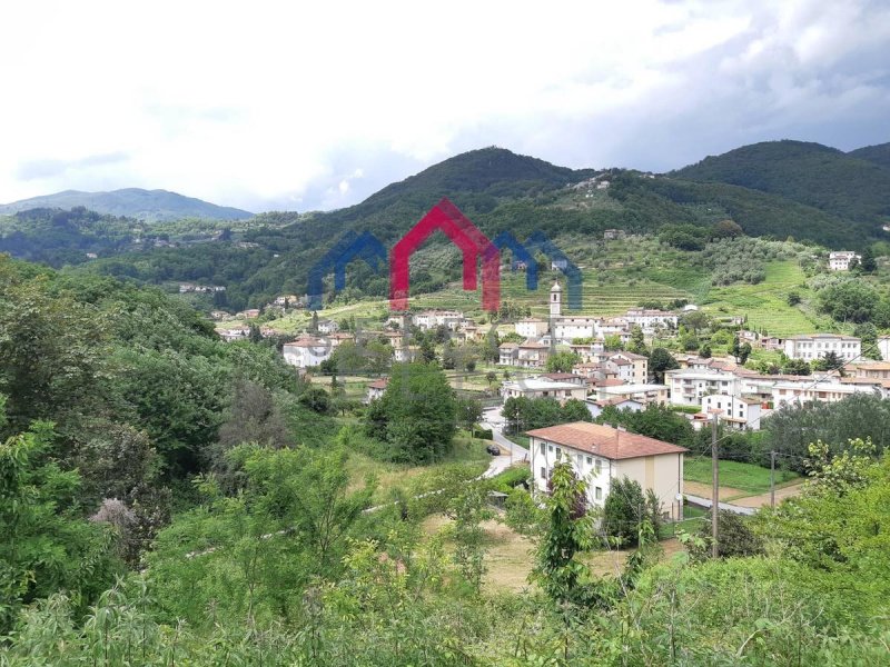 Semi-detached house in Borgo a Mozzano