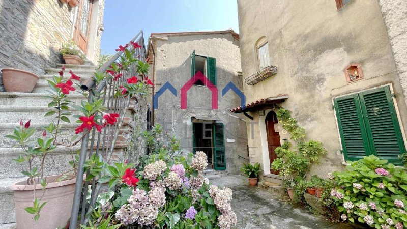 Casa geminada em Villa Basilica