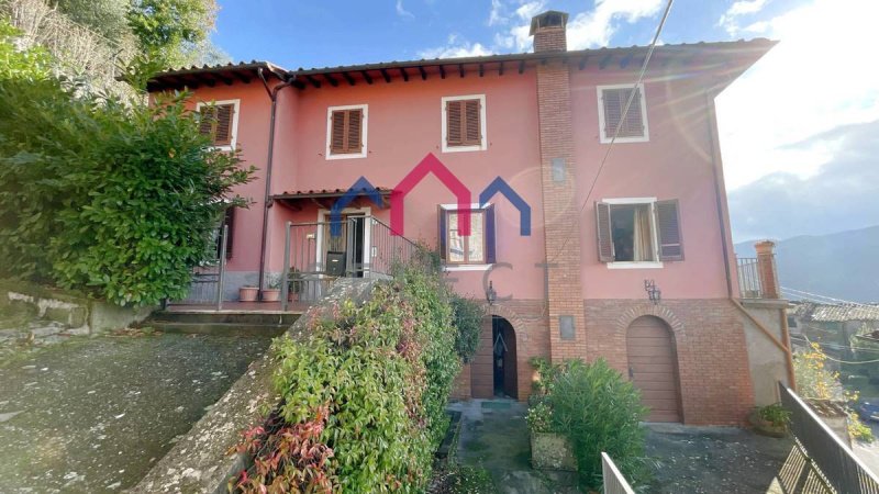 Semi-detached house in Bagni di Lucca