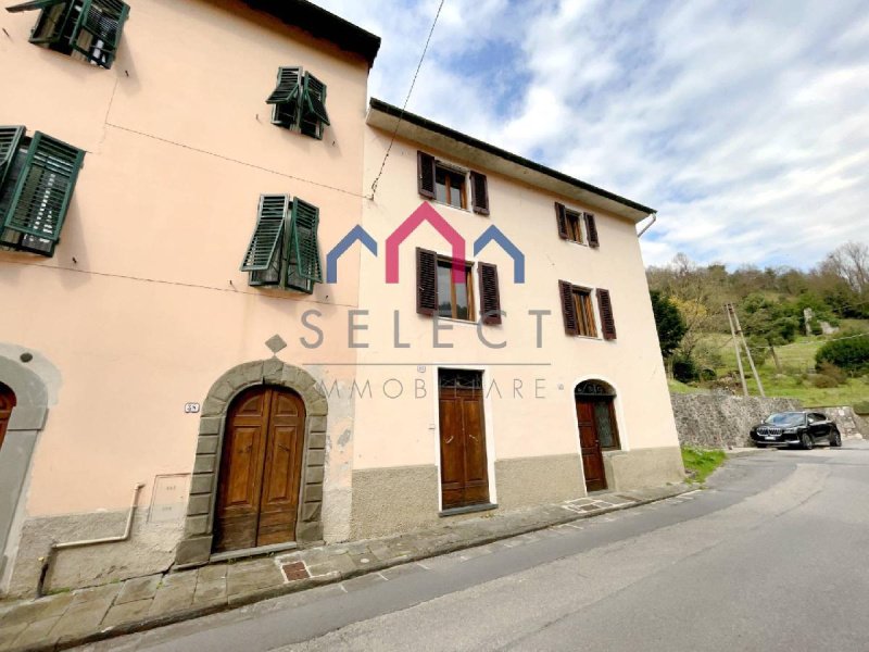 Maison jumelée à Borgo a Mozzano