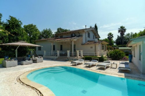 彼得拉桑塔别墅