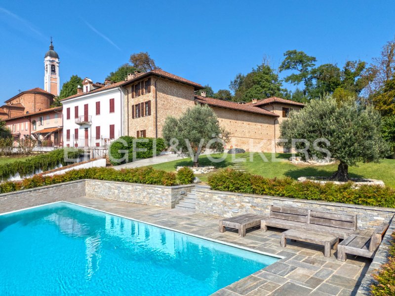 Country house in Roatto