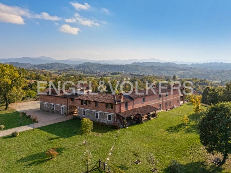 Historic house in Capriata d'Orba