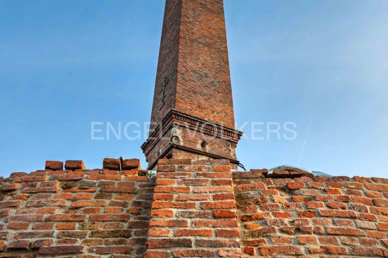 Historisches Haus in La Morra